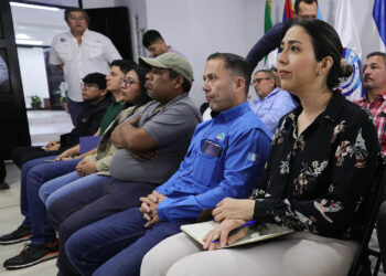 Técnicos aprenden detección temprana del hongo Foc R4T