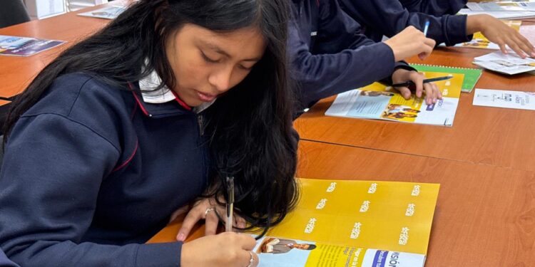Programa Cultura Fiscal acerca a la juventud a la transparencia