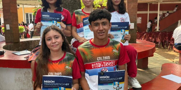 Juventud de Retalhuleu se capacita para transformar su entorno