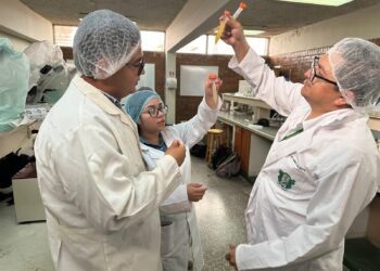 Estudiantes de la ENCA evalúan la calidad y normatividad en la producción de bebidas