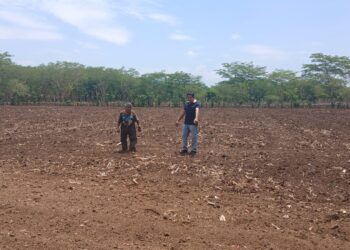 Evalúan pozo artesanal en Retalhuleu para optimizar el riego
