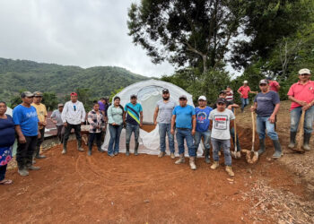Familias agricultoras de La Unión fortalecen su producción con nuevo macrotúnel