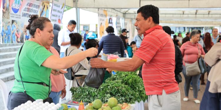 Frescura del campo llega a la capital: Feria del Agricultor en Campo de Marte