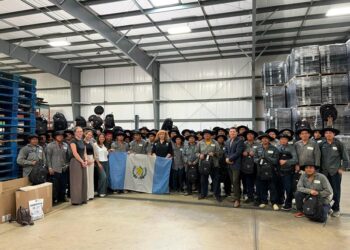 Consulado General de Guatemala en Toronto visita empresas agrícolas y brinda orientación a trabajadores temporales