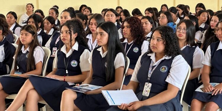 Programa Cultura Fiscal despierta el liderazgo juvenil en Jalapa