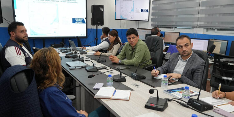 Expertos de la Unión Europea conocen modelo de información estratégica