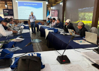 Profesionales se actualizan en certificación de producción orgánica