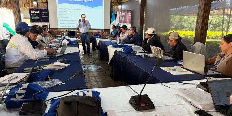 Profesionales se actualizan en certificación de producción orgánica
