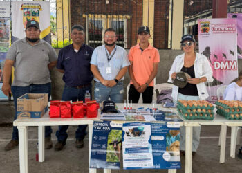 Promueven la prevención del Gusano Barrenador en feria agropecuaria de Zacapa