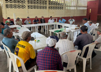 Respaldan organización comunitaria de productores y ganaderos en el oriente