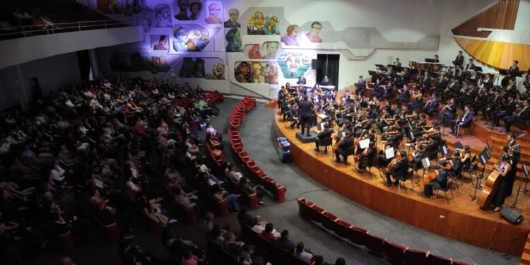 Ministro Méndez Salinas acompaña el 20 aniversario de la Escuela Municipal de Música