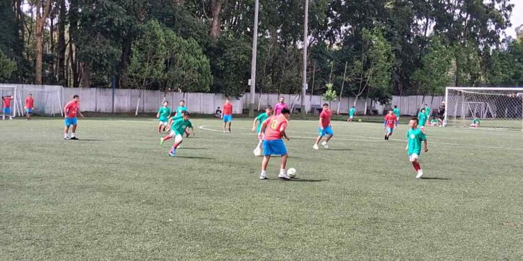 Campos del Roosevelt recibe jornada deportiva impulsada por la Embajada de Chile