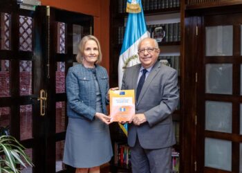 Canciller se reúne con jefa de delegación de la UE en Guatemala