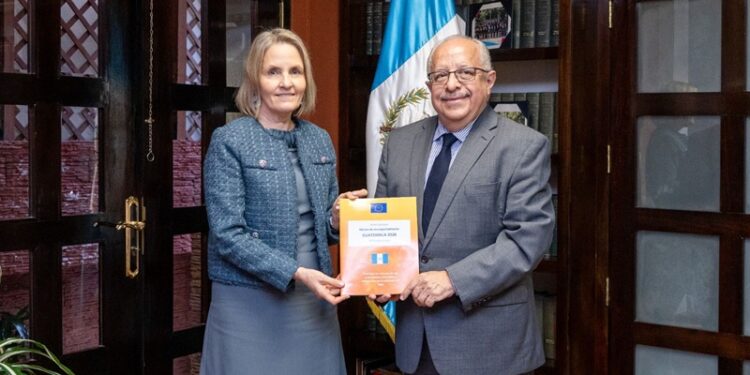 Canciller se reúne con jefa de delegación de la UE en Guatemala
