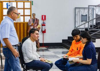 “Read & Speak”, las vibras del idioma inglés resonaron en la Biblioteca Nacional