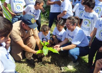 Ejército de Guatemala fortalece la conservación ambiental y el acercamiento con la población en Escuintla