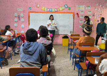 Alumnos de Jutiapa aprenden alimentación saludable y cómo crear su huerto escolar