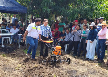 Productores de Guastatoya capacitados en el uso de implementos agrícolas