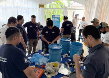 Implementan trampas para moscas como medida preventiva al Gusano Barrenador