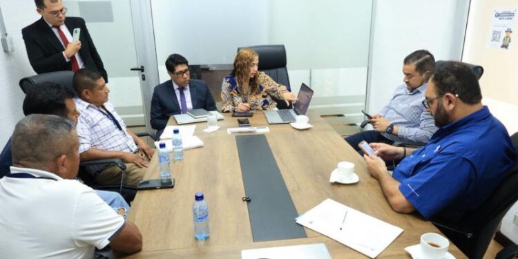 Diálogo impulsa mejoras para el transporte extraurbano en San Pedro Pinula