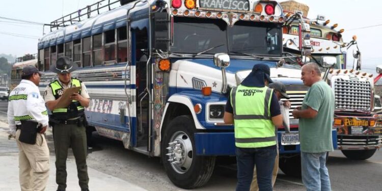 Operativos dejan más de 600 sanciones a unidades de transporte por incumplimientos