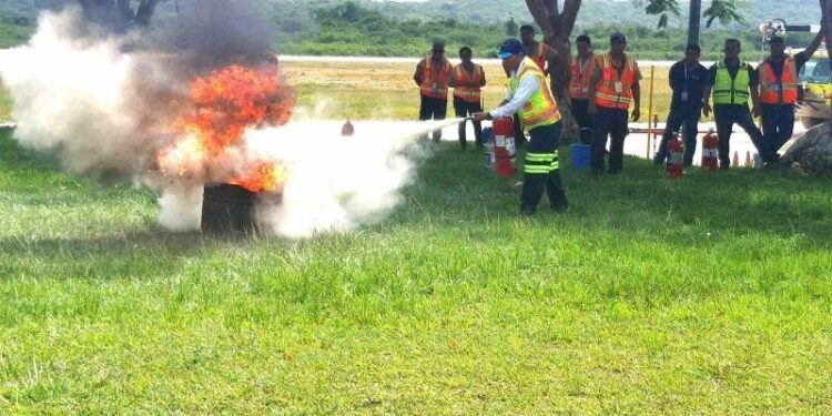 Preparan a 70 colaboradores para atender emergencias en el Aeropuerto Mundo Maya