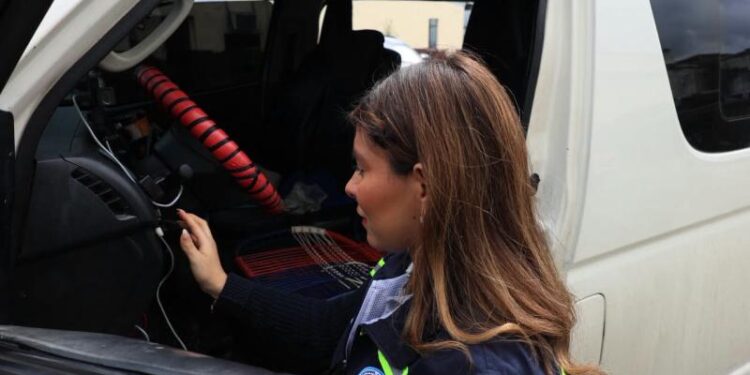 Primeras inspectoras fortalecen la seguridad del transporte extraurbano