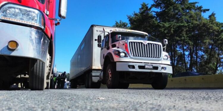 Intensifican operativos al transporte de carga pesada en ruta al Pacífico