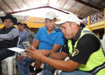 Atención personalizada sobre el Sistema Limitador de Velocidad llega a Sololá