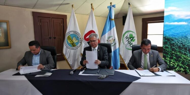 Insivumeh e Inab coordinan acciones para reforzar prevención de riesgos
