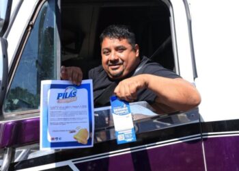 Transportistas y pilotos reciben orientación para fortalecer la seguridad en las carreteras