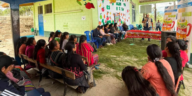 Feria de Alimentación Escolar promueve la nutrición Momostenango