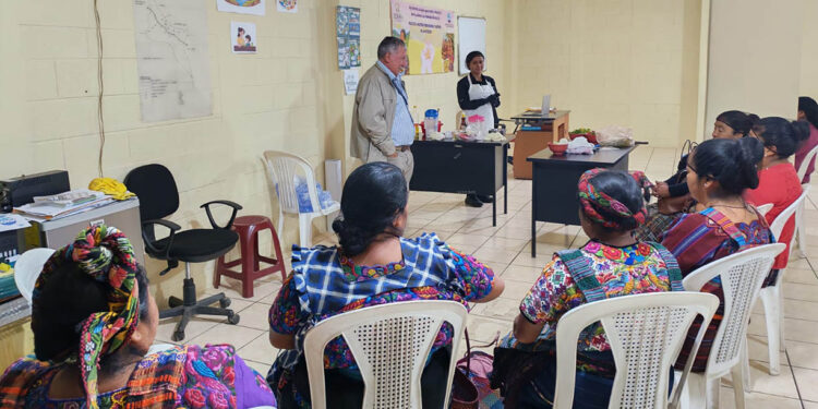 Grupos CADER de Quetzaltenango aprenden a preparar recetas saludables y accesibles
