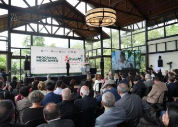 Programa MOSCAMED celebra 50 años de cooperación para proteger la producción agrícola
