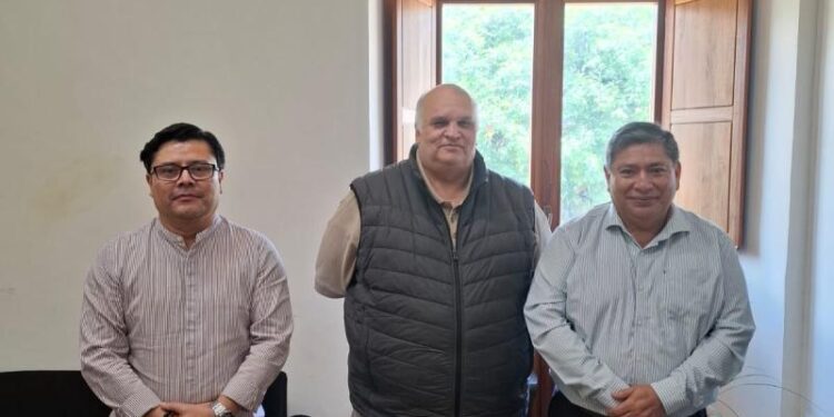 Cónsul general de Guatemala en Oaxaca dialoga con autoridades migratorias sobre cooperación