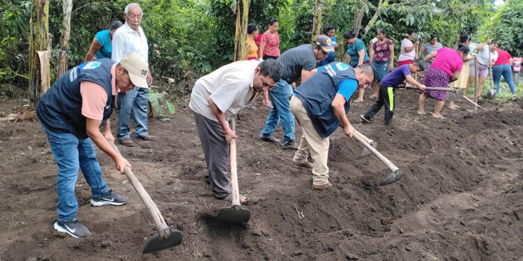 Huerto comunitario promueve prácticas agrícolas sostenibles en Escuintla