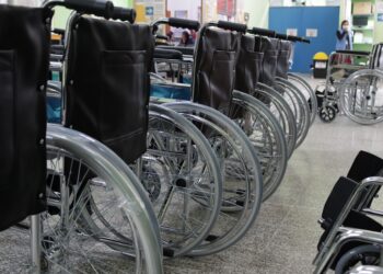 Nuevas sillas de ruedas fortalecen la capacidad de atención del Hospital de Totonicapán