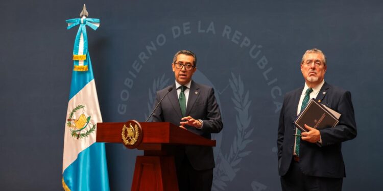 Minfin presenta techos presupuestarios para 2027 y detalla avance del gasto público
