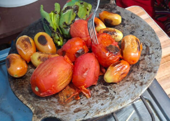 Aprovechan cosechas para preparar platillos nutritivos