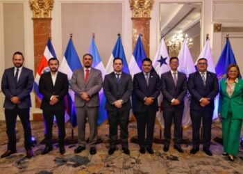 Guatemala impulsa acuerdos que fortalecerán el transporte y el comercio en Centroamérica