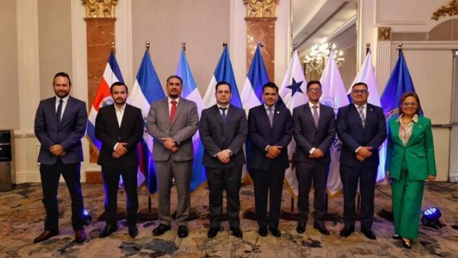 Guatemala impulsa acuerdos que fortalecerán el transporte y el comercio en Centroamérica