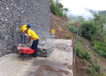 Mejoran carretera en Sansare para reducir daños por lluvia