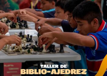Niñas y niños aprenden jugando con el Biblio-ajedrez