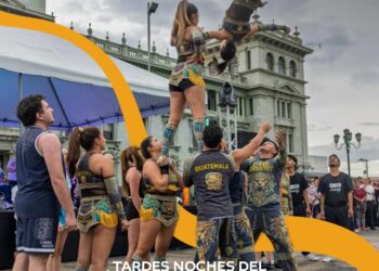 La Plaza de la Constitución recibió las Tardes Noches del Vivir Bien