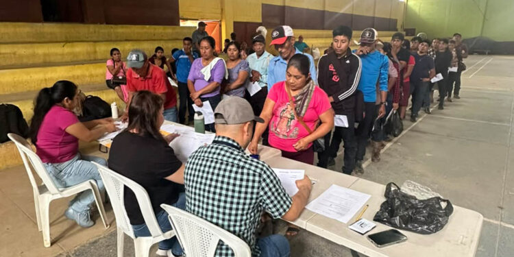 Entregan insumos que fortalecen la alimentación familiar en La Unión, Zacapa