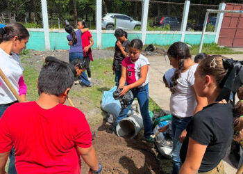 Huerto escolar fortalece aprendizaje y promueve una alimentación saludable