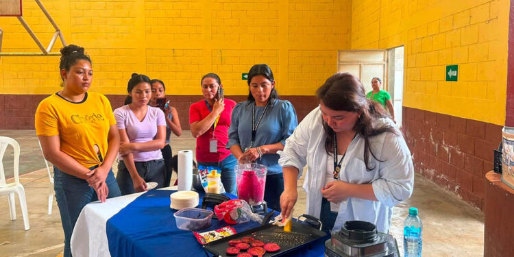 Fortalecen conocimientos sobre alimentación para prevenir la desnutrición