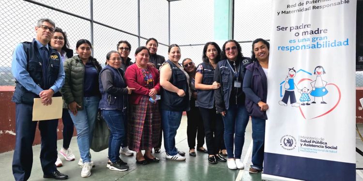 Promueven la paternidad y maternidad responsable en Santiago Sacatepéquez