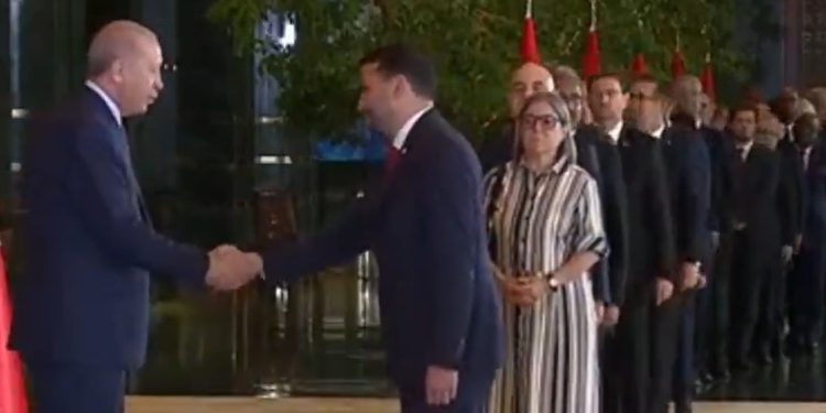 Embajador transmite saludo del presidente Arévalo al mandatario turco en el Día de la Victoria de Türkiye