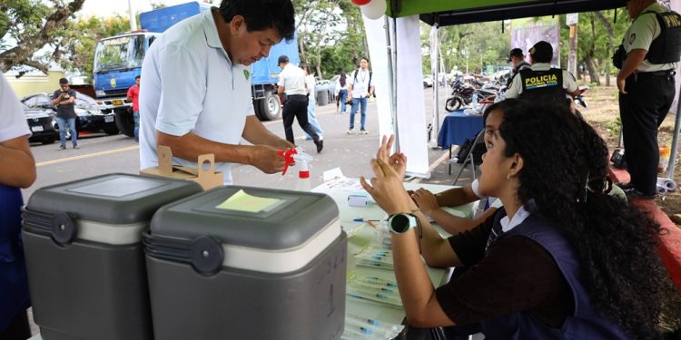 Entre tradición y alegría, la Feria de Jocotenango también acerca servicios de salud